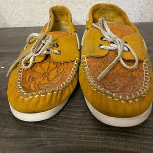 Hand tooled mustard yellow casual shoe